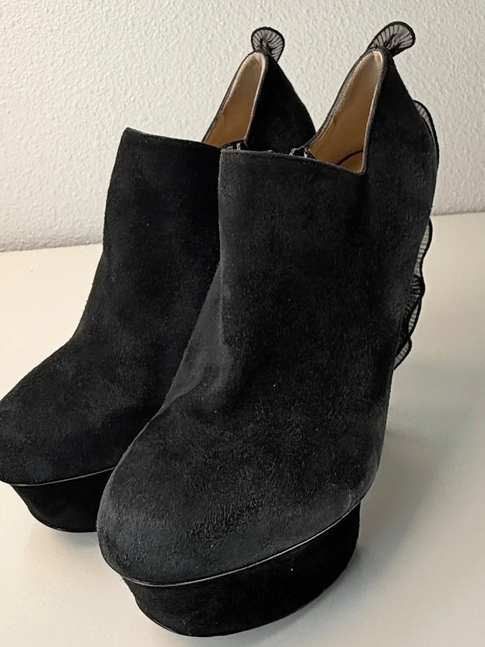 Nicholas Kirkwood Black Suede Ruffle Heel Platform Booties Size 38 With Dustbag